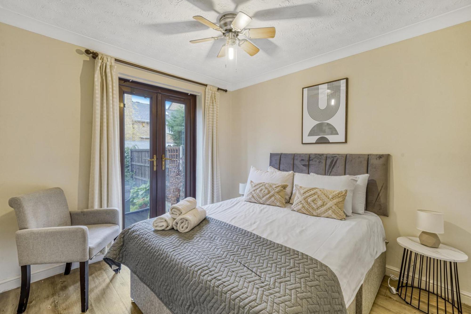 Executive 4 Bedroom Town House In Canada Water Free Wifi & Parking By City Stay Aparts Лондон Екстер'єр фото